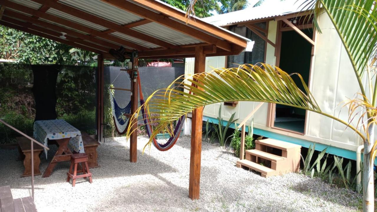 Container House Cahuita Hotel Exterior foto