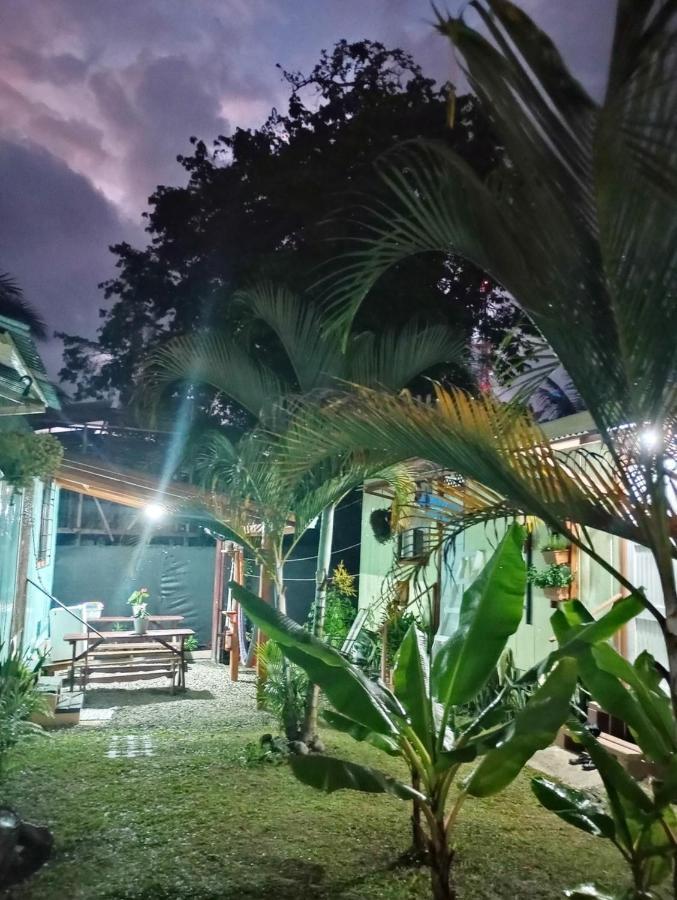 Container House Cahuita Hotel Exterior foto