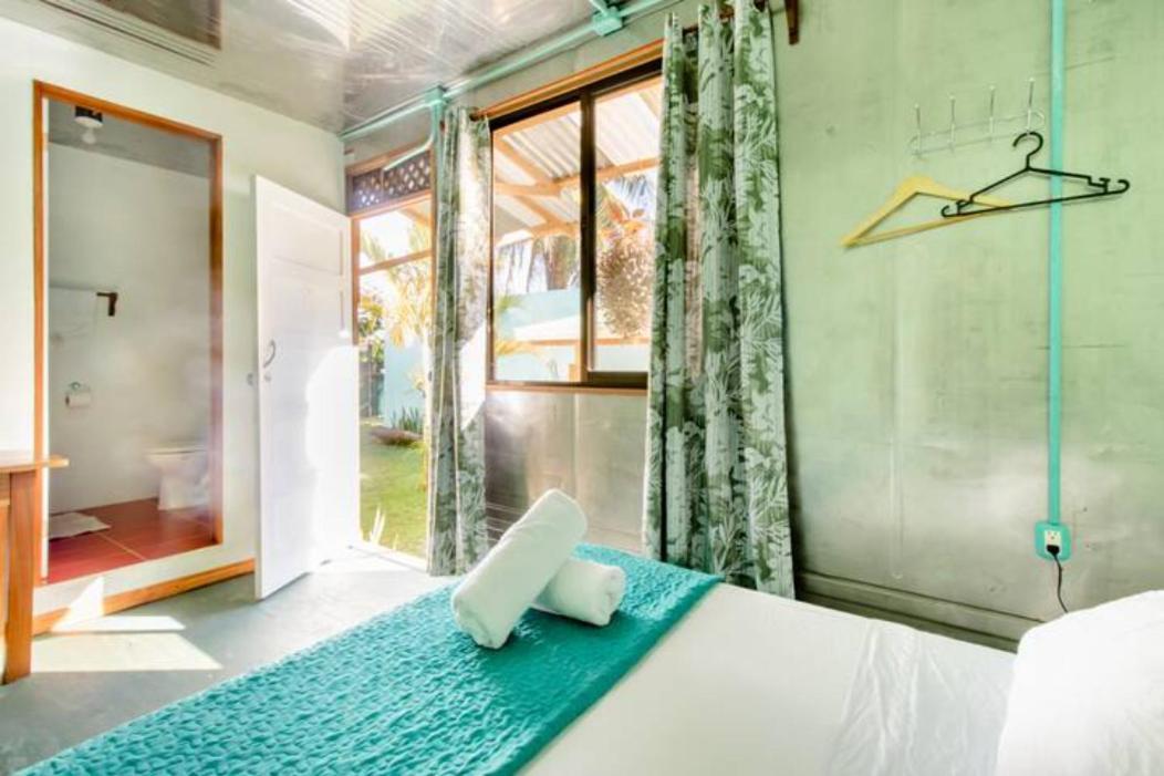 Container House Cahuita Hotel Exterior foto